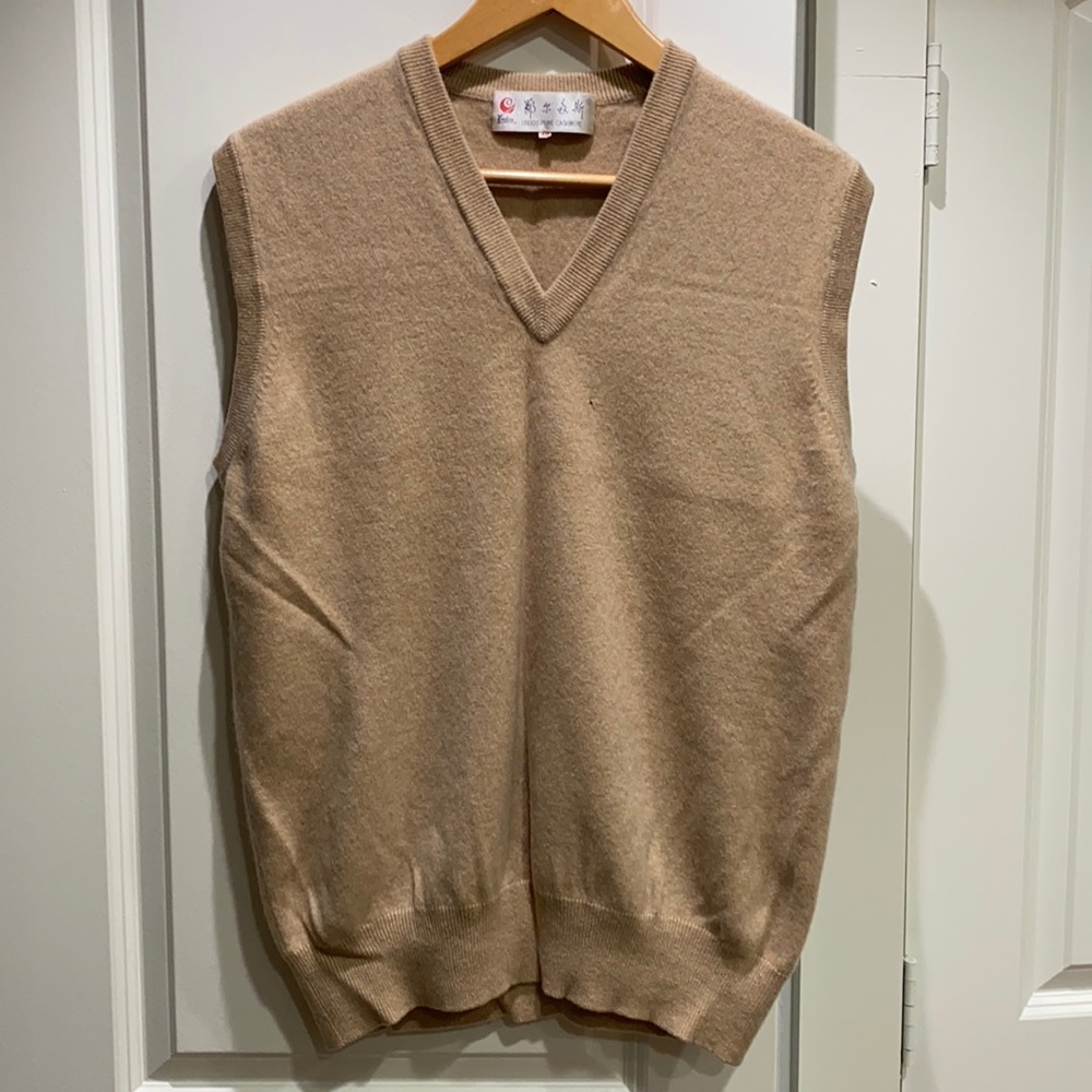Used men’s cashmere vest